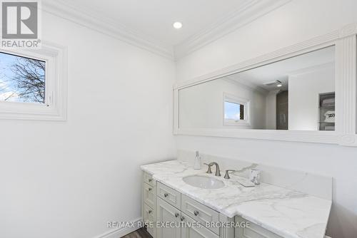 10 Greer Street, Kingston, ON - Indoor Photo Showing Bathroom