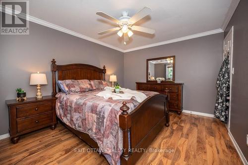 14 Church Street, Laurentian Hills, ON - Indoor Photo Showing Bedroom