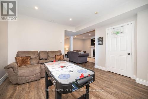 14 Church Street, Laurentian Hills, ON - Indoor Photo Showing Living Room