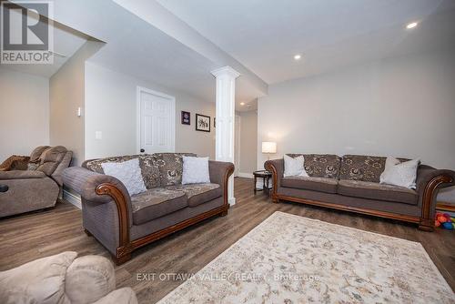 14 Church Street, Laurentian Hills, ON - Indoor Photo Showing Living Room