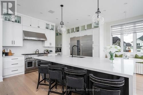 103 Springside Crescent, Blue Mountains (Blue Mountain Resort Area), ON - Indoor Photo Showing Kitchen With Double Sink With Upgraded Kitchen