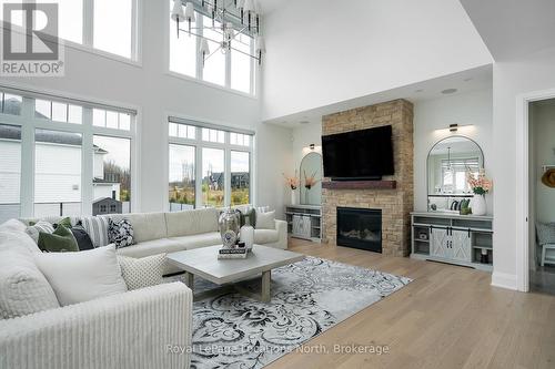 103 Springside Crescent, Blue Mountains (Blue Mountain Resort Area), ON - Indoor Photo Showing Living Room With Fireplace