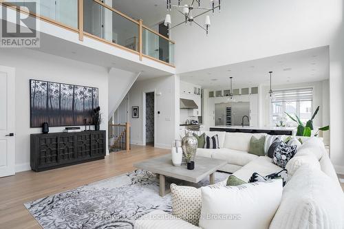 103 Springside Crescent, Blue Mountains (Blue Mountain Resort Area), ON - Indoor Photo Showing Living Room