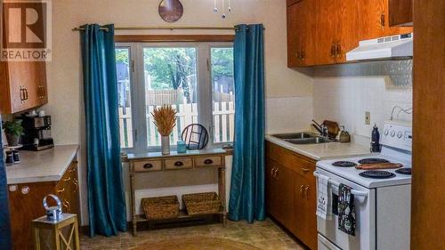 35 Cottage Ln, Sault Ste Marie, ON - Indoor Photo Showing Kitchen With Double Sink