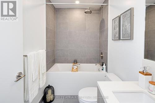 1810 - 2020 Bathurst Street, Toronto, ON - Indoor Photo Showing Bathroom