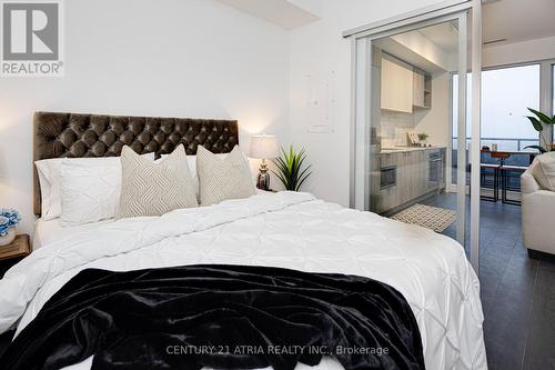 1810 - 2020 Bathurst Street, Toronto, ON - Indoor Photo Showing Bedroom