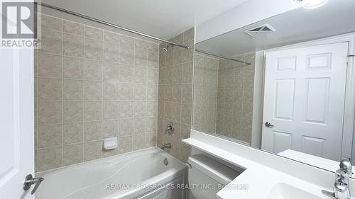 2028 - 25 Greenview Avenue, Toronto, ON - Indoor Photo Showing Bathroom