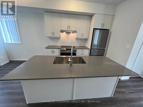 47 Mable Smith Way, Vaughan, ON - Indoor Photo Showing Kitchen