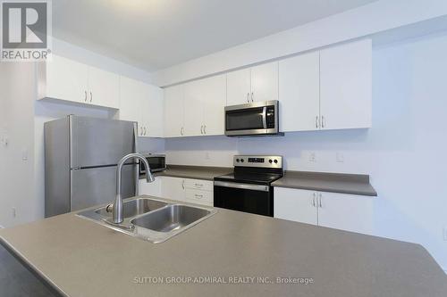 20 Bobolink Drive, Wasaga Beach, ON - Indoor Photo Showing Kitchen With Double Sink