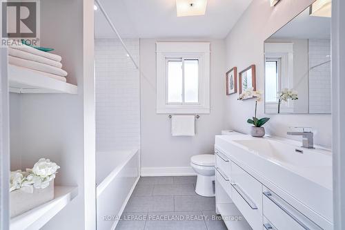 1336 Bunnell Drive, Burlington, ON - Indoor Photo Showing Bathroom