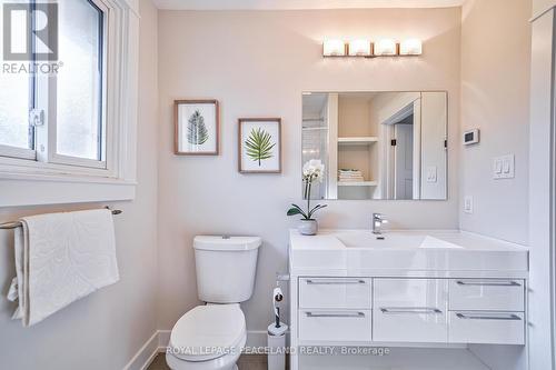 1336 Bunnell Drive, Burlington, ON - Indoor Photo Showing Bathroom