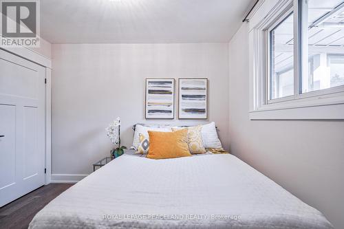 1336 Bunnell Drive, Burlington, ON - Indoor Photo Showing Bedroom