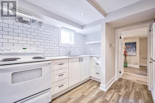 1336 Bunnell Drive, Burlington, ON - Indoor Photo Showing Kitchen