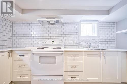 1336 Bunnell Drive, Burlington, ON - Indoor Photo Showing Kitchen