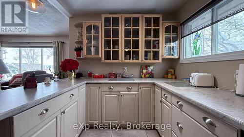 610 13 Street, Hanover, ON - Indoor Photo Showing Kitchen