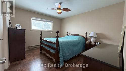 610 13 Street, Hanover, ON - Indoor Photo Showing Bedroom