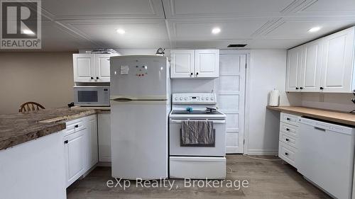 610 13 Street, Hanover, ON - Indoor Photo Showing Kitchen