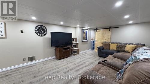 610 13 Street, Hanover, ON - Indoor Photo Showing Basement