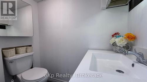 610 13 Street, Hanover, ON - Indoor Photo Showing Bathroom