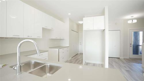 78 Cornerstone Heights, Winnipeg, MB - Indoor Photo Showing Kitchen With Double Sink