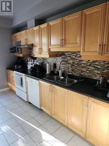 25 - 280 Hillcrest Avenue, Mississauga, ON - Indoor Photo Showing Kitchen With Double Sink