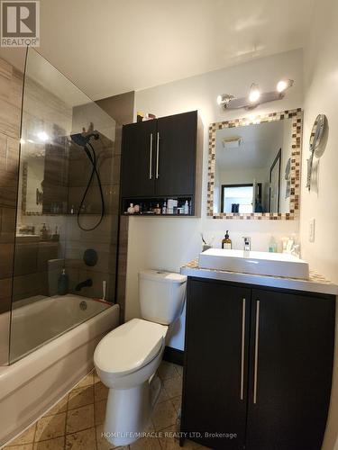 25 - 280 Hillcrest Avenue, Mississauga, ON - Indoor Photo Showing Bathroom