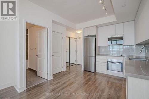 1302 - 297 Oak Walk Drive, Oakville, ON - Indoor Photo Showing Kitchen With Stainless Steel Kitchen