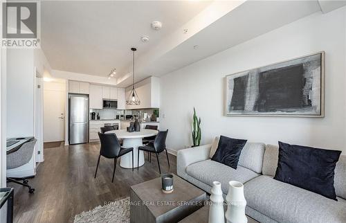 1302 - 297 Oak Walk Drive, Oakville, ON - Indoor Photo Showing Living Room