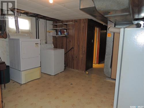 503 Mcleod Avenue, Estevan, SK - Indoor Photo Showing Laundry Room