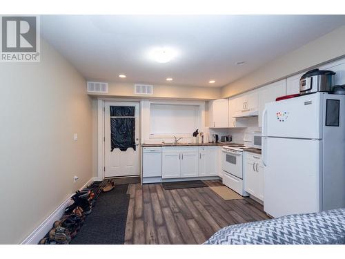 8804 17 Street, Dawson Creek, BC - Indoor Photo Showing Kitchen