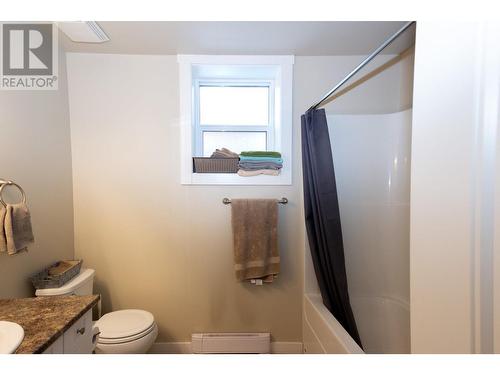 8804 17 Street, Dawson Creek, BC - Indoor Photo Showing Bathroom