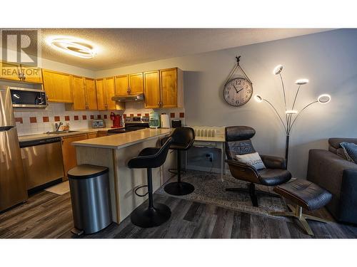 2035 Panorama Drive Unit# 202, Panorama, BC - Indoor Photo Showing Kitchen