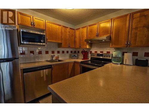 2035 Panorama Drive Unit# 202, Panorama, BC - Indoor Photo Showing Kitchen