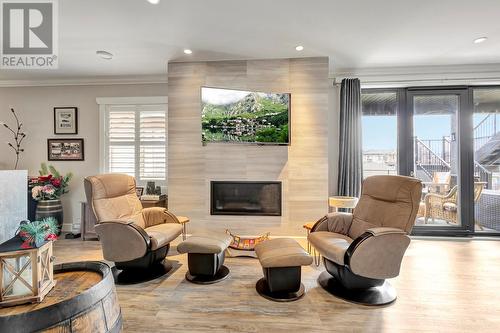 12872 Lake Hill Drive, Lake Country, BC - Indoor Photo Showing Living Room With Fireplace