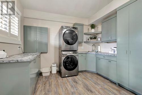 Suite Laundry - 12872 Lake Hill Drive, Lake Country, BC - Indoor Photo Showing Laundry Room