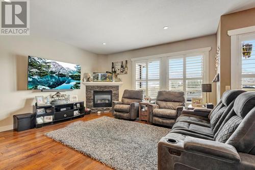 12872 Lake Hill Drive, Lake Country, BC - Indoor Photo Showing Living Room With Fireplace