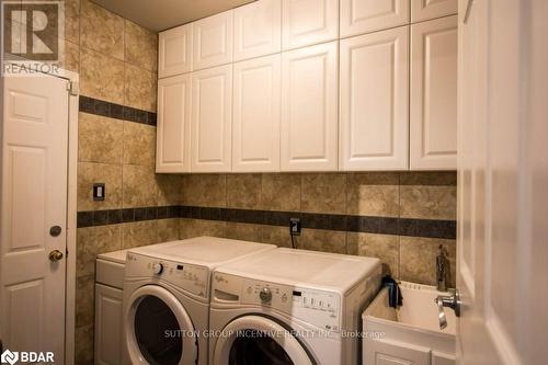 101 Ward Drive, Barrie, ON - Indoor Photo Showing Laundry Room