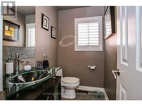 101 Ward Drive, Barrie, ON - Indoor Photo Showing Bathroom