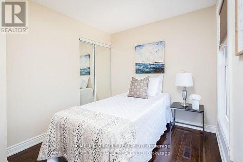 4361 Violet Road, Mississauga, ON - Indoor Photo Showing Bedroom