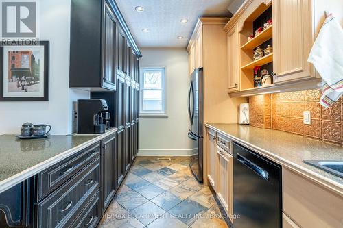 1304 Brock Road, Hamilton, ON - Indoor Photo Showing Kitchen