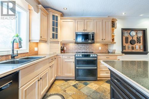 1304 Brock Road, Hamilton, ON - Indoor Photo Showing Kitchen With Double Sink With Upgraded Kitchen