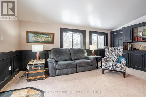 1304 Brock Road, Hamilton, ON - Indoor Photo Showing Living Room