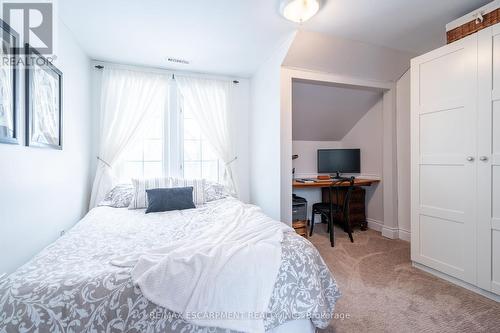 1304 Brock Road, Hamilton, ON - Indoor Photo Showing Bedroom