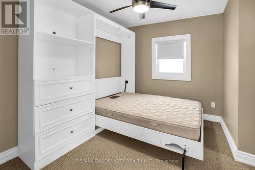 115 Gibson Street, Grimsby, ON - Indoor Photo Showing Bedroom