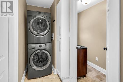 115 Gibson Street, Grimsby, ON - Indoor Photo Showing Laundry Room