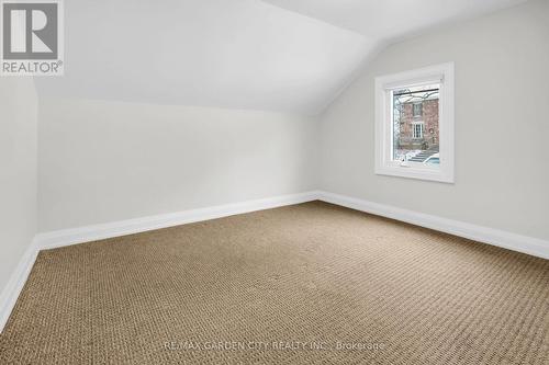 115 Gibson Street, Grimsby, ON - Indoor Photo Showing Other Room