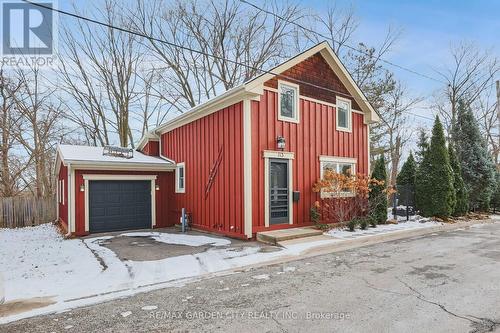 115 Gibson Street, Grimsby, ON - Outdoor