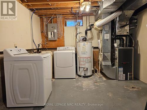 107 Commercial Street, Welland (773 - Lincoln/Crowland), ON - Indoor Photo Showing Laundry Room