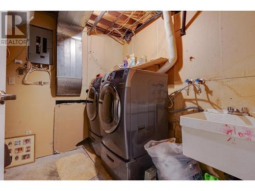 8272 St John Crescent, Prince George, BC - Indoor Photo Showing Laundry Room