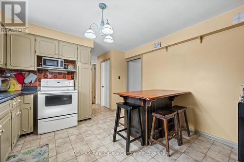 71 Keats Crescent, Guelph (Hanlon Creek), ON - Indoor Photo Showing Kitchen